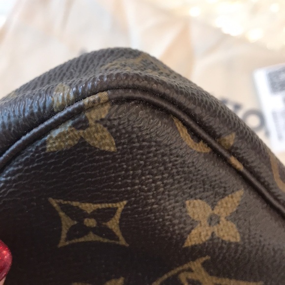 Louis Vuitton Mini Pochette 2018 Holiday Collection - Picture 8 of 11